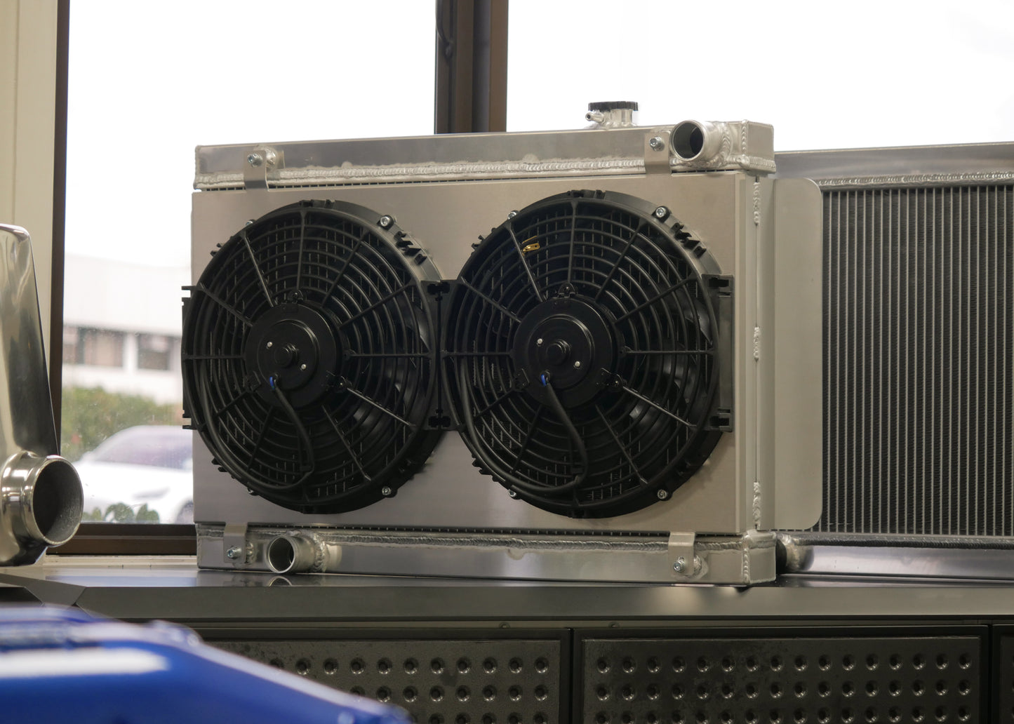 Holden HQ & Torana 1967-1980 [SHORT - Top Pipe Right / Bottom Pipe Left] | Performance Radiator