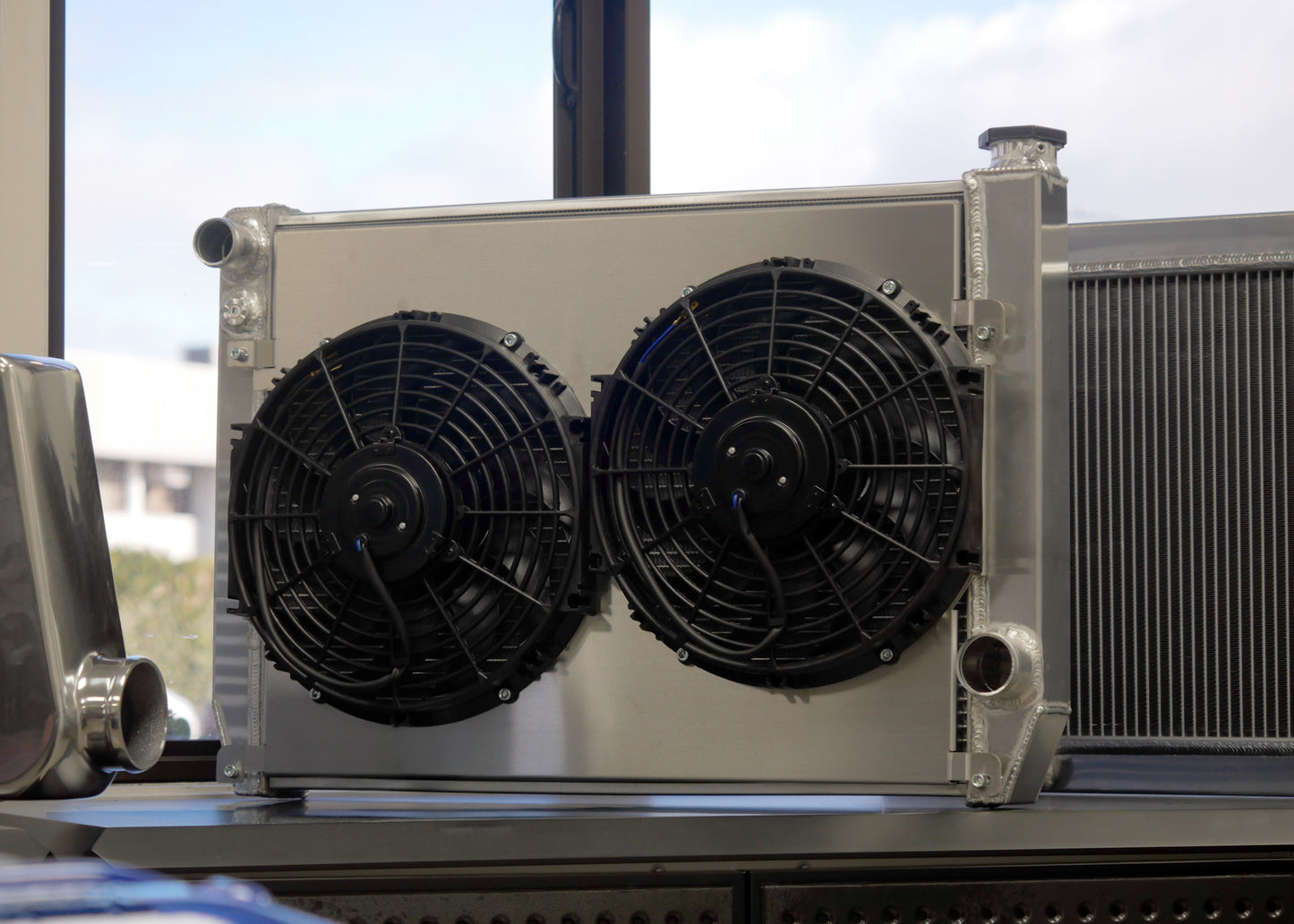Universal Stock Car Radiator [568mm] Fan Shroud Kit